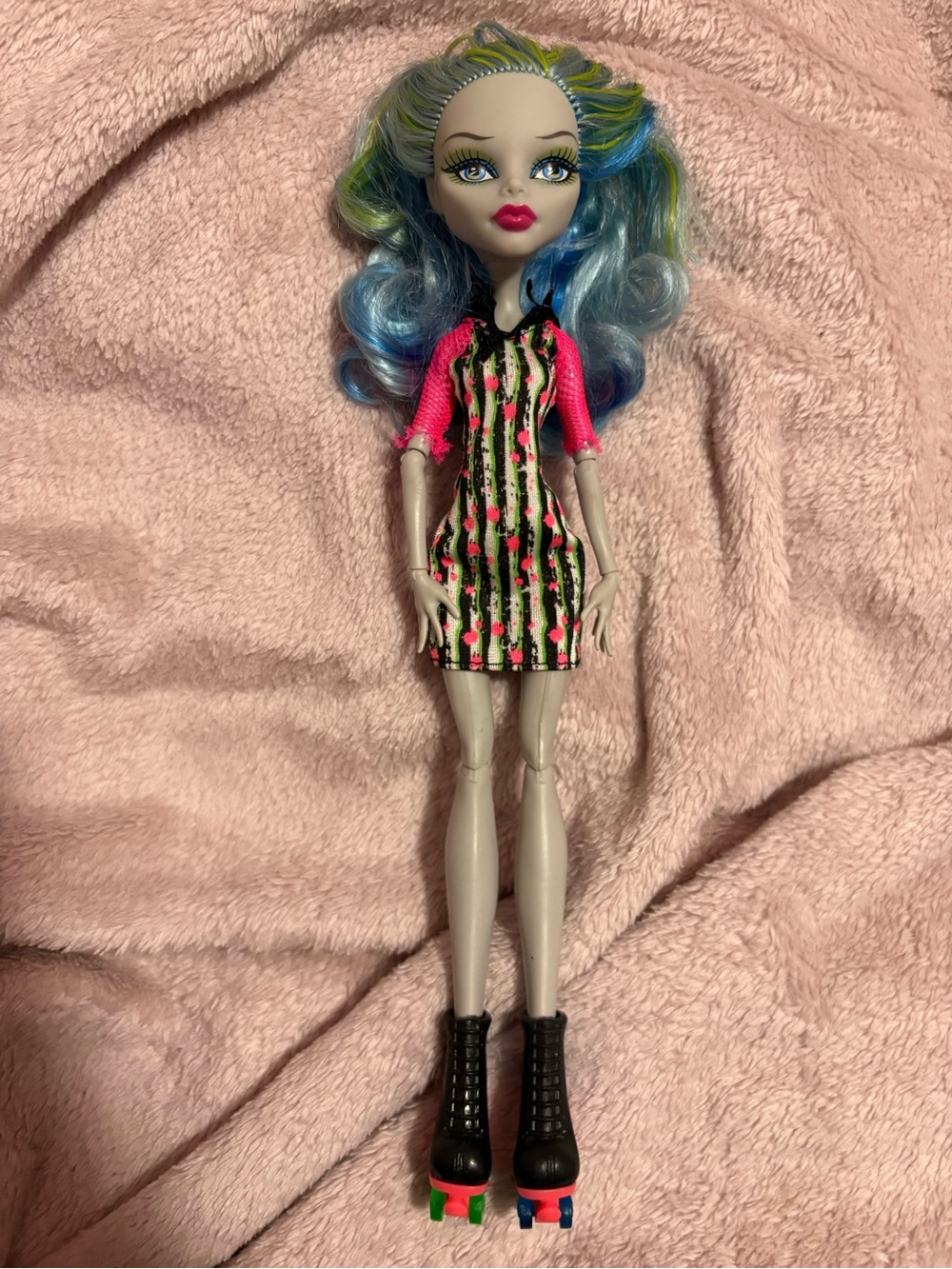 Monster high skulltimete secret Ghoulia yelps